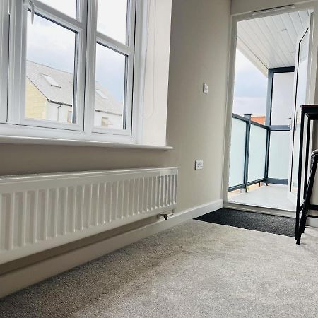 Brand New 1 Bed Apartment, 5Min Walk To Racing & Main Strip, With Electric Parking Bay & Terrace Long Stay Work Contractor Leisure - Citrine Newmarket  Exterior photo